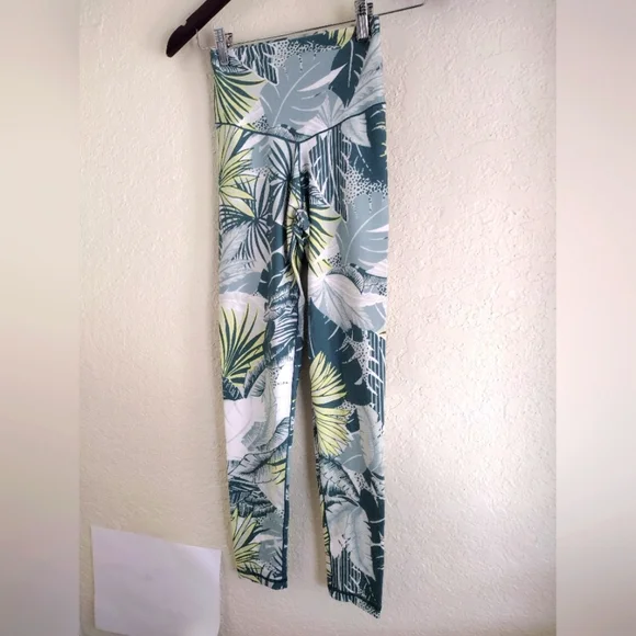 Aerie Offline High Rise Tropical Print Leggings - Picture 4 of 7
